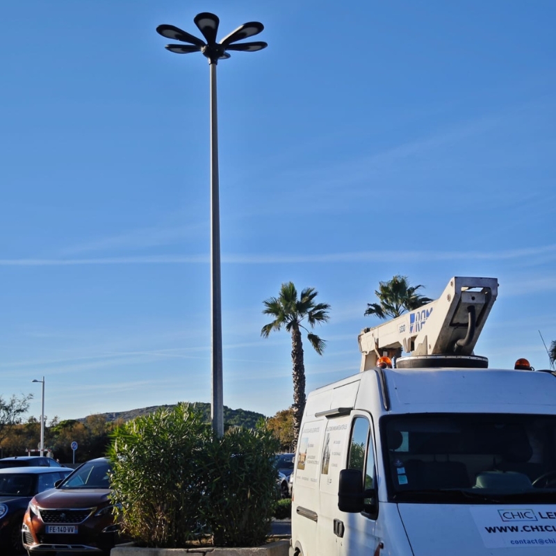 lampadaire-solaire-casino-gruissan-installation-chicled